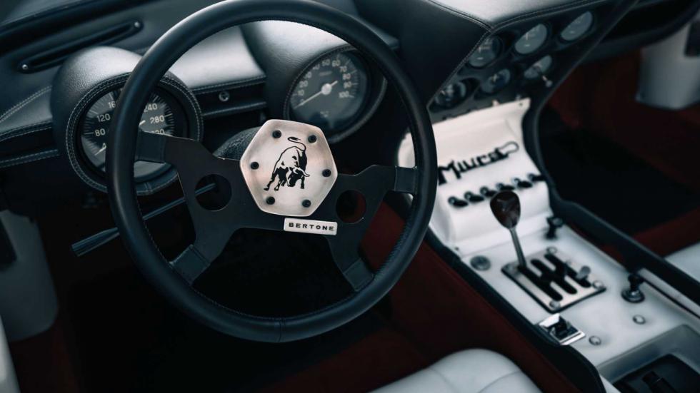 Η τελευταία Aventador είναι μια ωδή στη μοναδική Miura Roadster